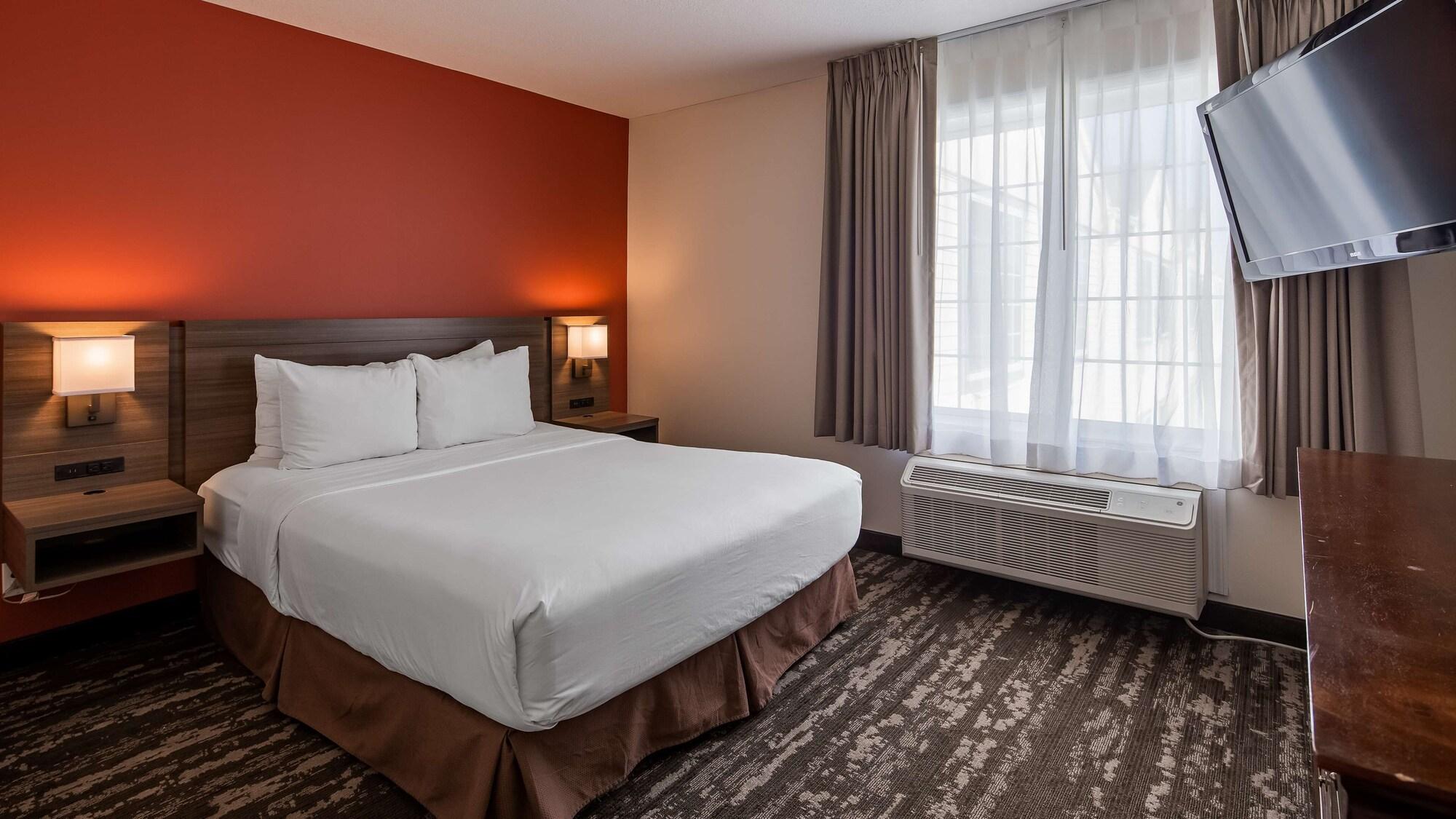 Charlevoix Inn & Suites Surestay Collection By Best Western Esterno foto