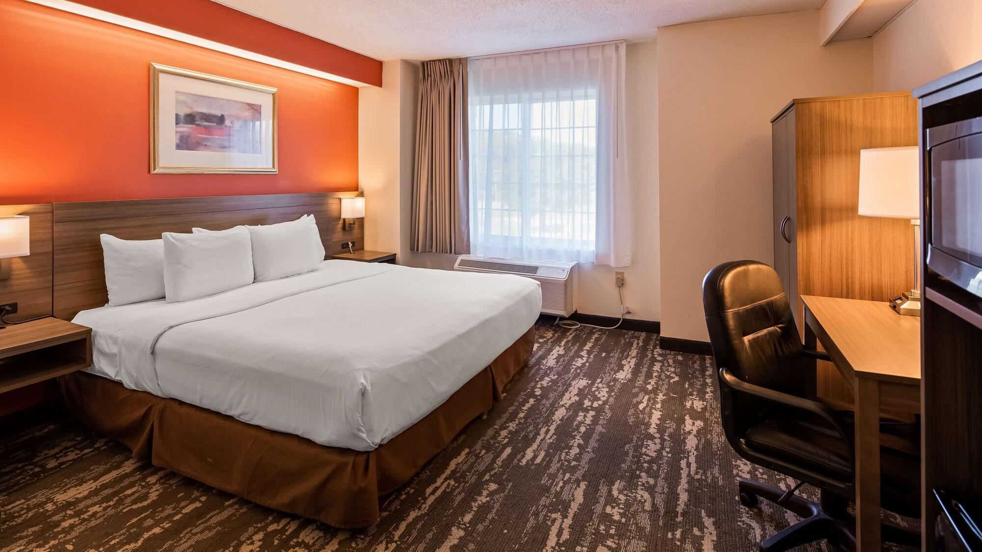 Charlevoix Inn & Suites Surestay Collection By Best Western Esterno foto