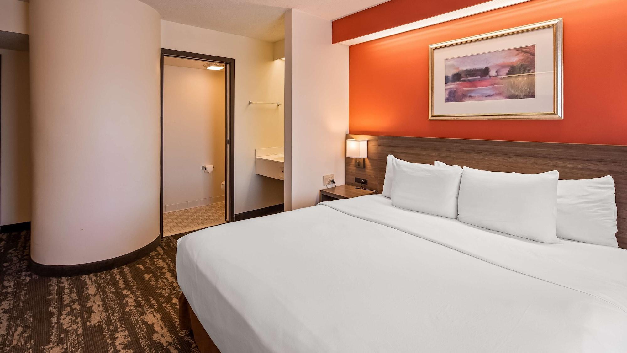 Charlevoix Inn & Suites Surestay Collection By Best Western Esterno foto