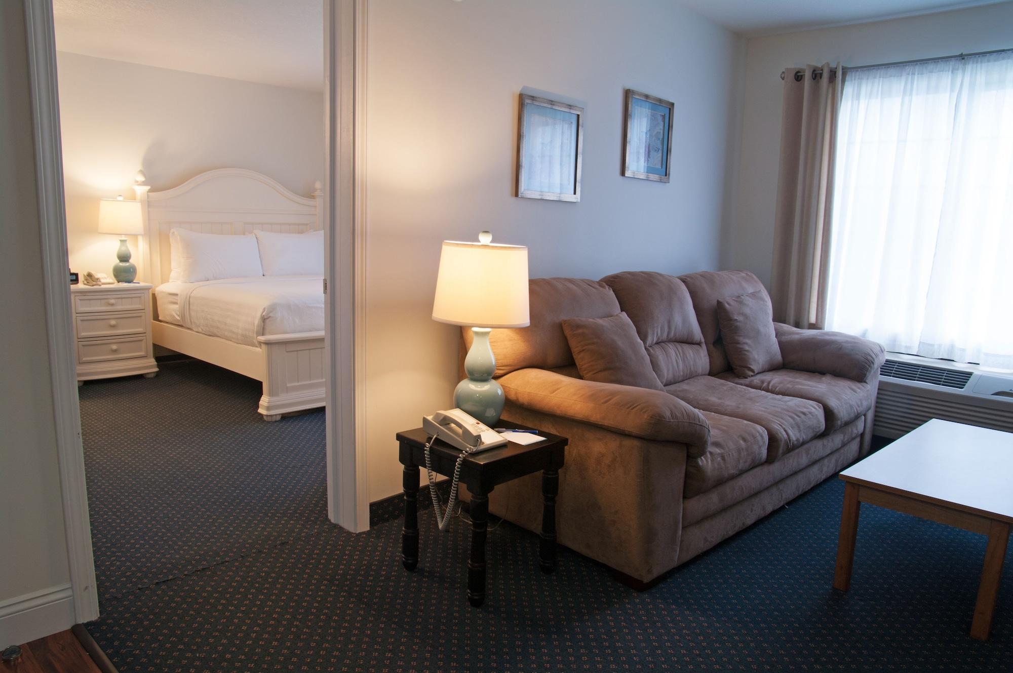 Charlevoix Inn & Suites Surestay Collection By Best Western Esterno foto