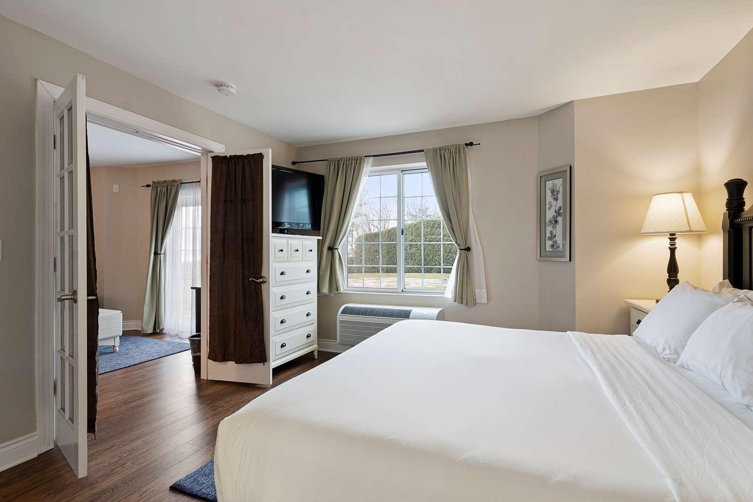 Charlevoix Inn & Suites Surestay Collection By Best Western Esterno foto
