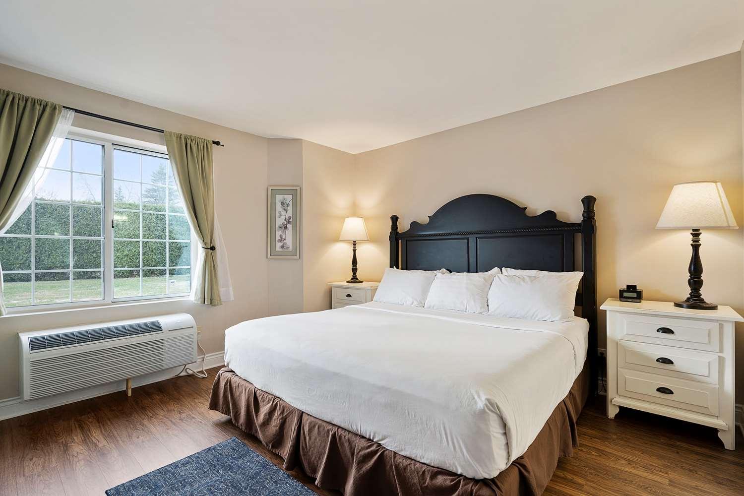 Charlevoix Inn & Suites Surestay Collection By Best Western Esterno foto