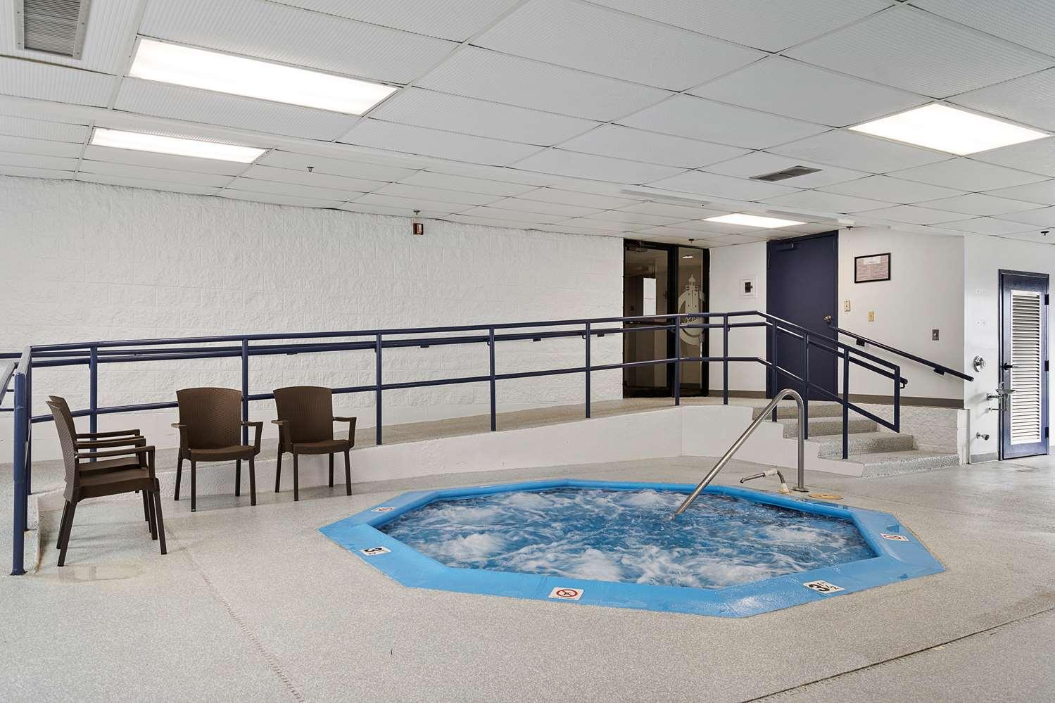 Charlevoix Inn & Suites Surestay Collection By Best Western Esterno foto