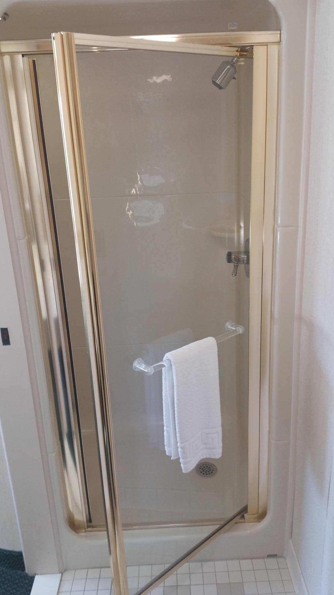Charlevoix Inn & Suites Surestay Collection By Best Western Esterno foto