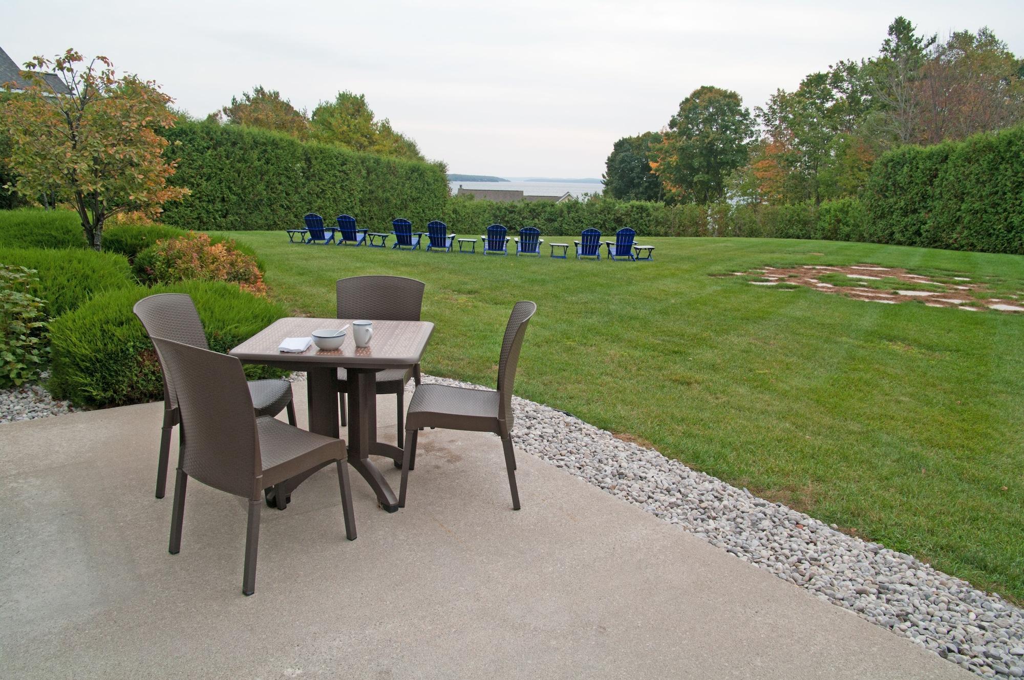 Charlevoix Inn & Suites Surestay Collection By Best Western Esterno foto