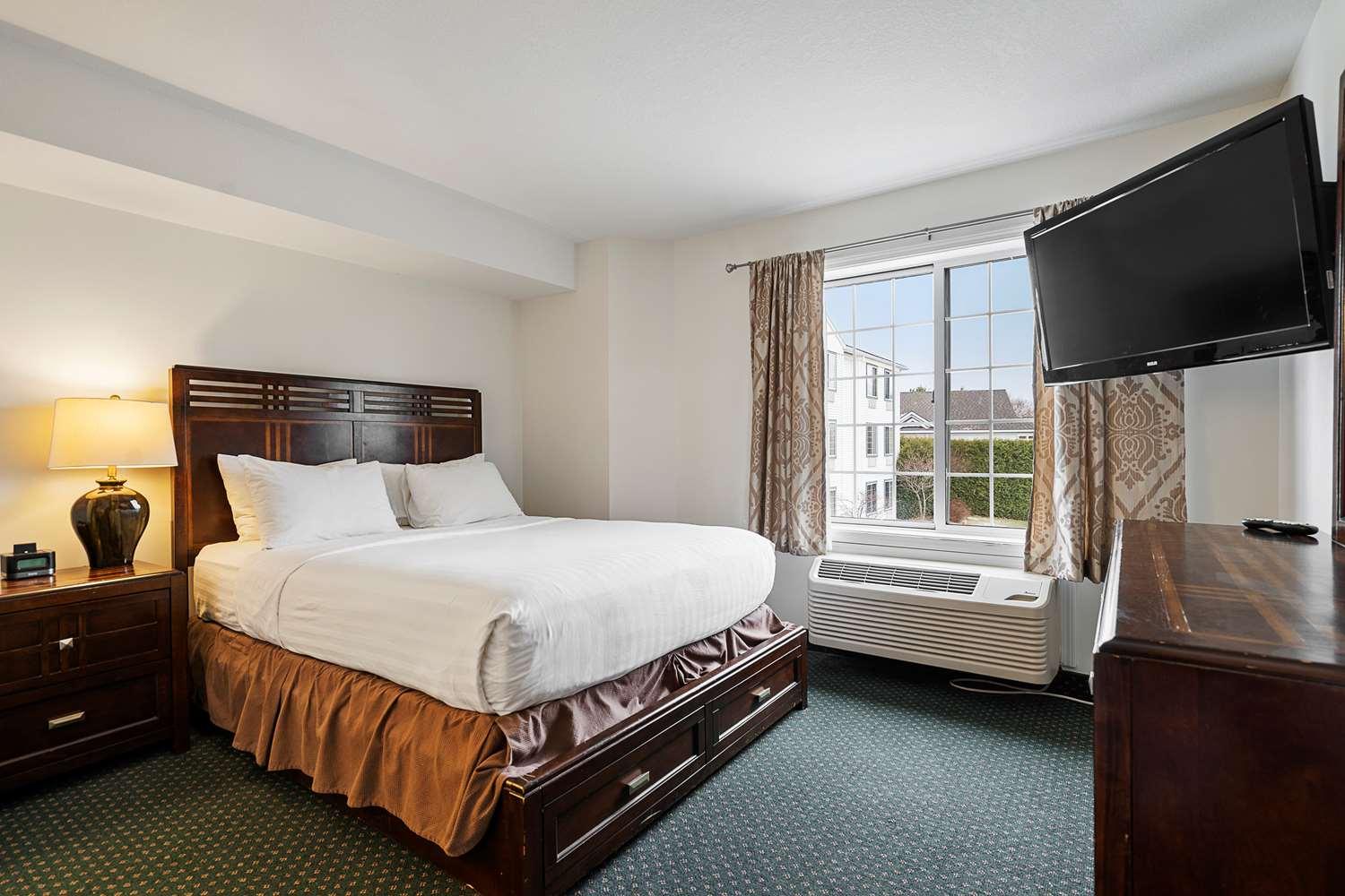 Charlevoix Inn & Suites Surestay Collection By Best Western Esterno foto